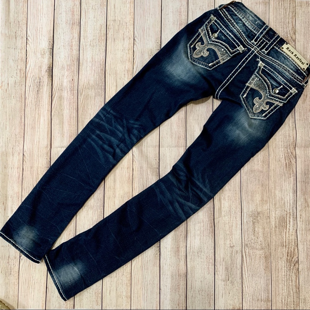 ROCK REVIVAL AVERY STRAIGHT JEANS